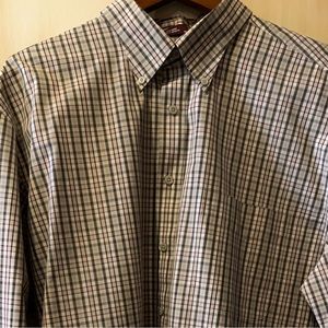 Men’s Nordstrom No Iron Buttoned Down Shirt.  Excellent condition.